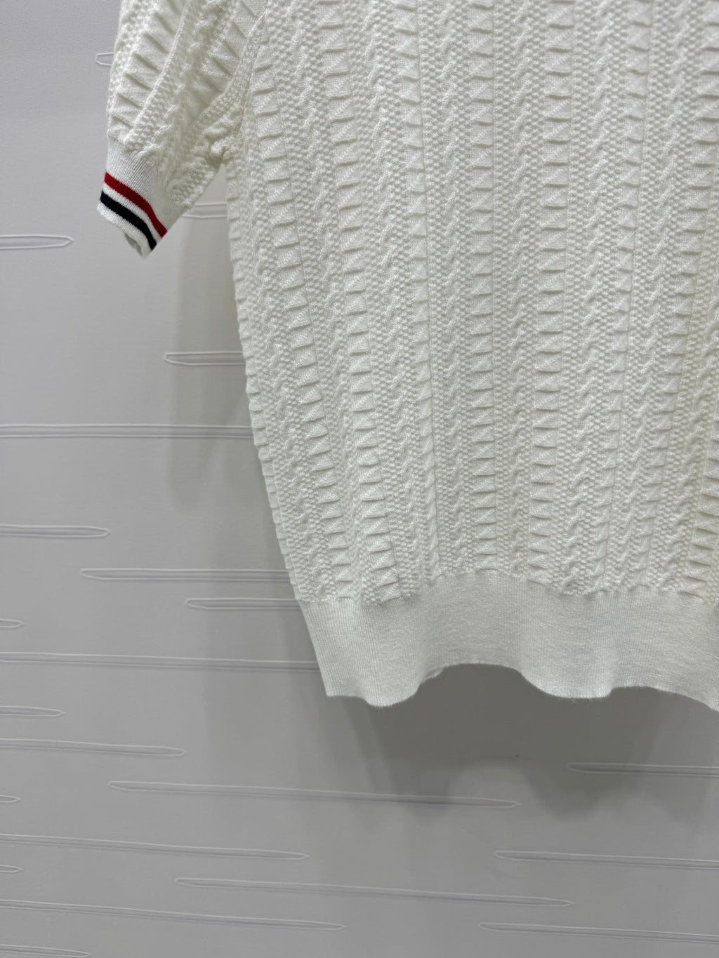 THOM SHORT-SLEEVE KNIT TOP WITH EMBROIDERED DOG MOTIF 274871
