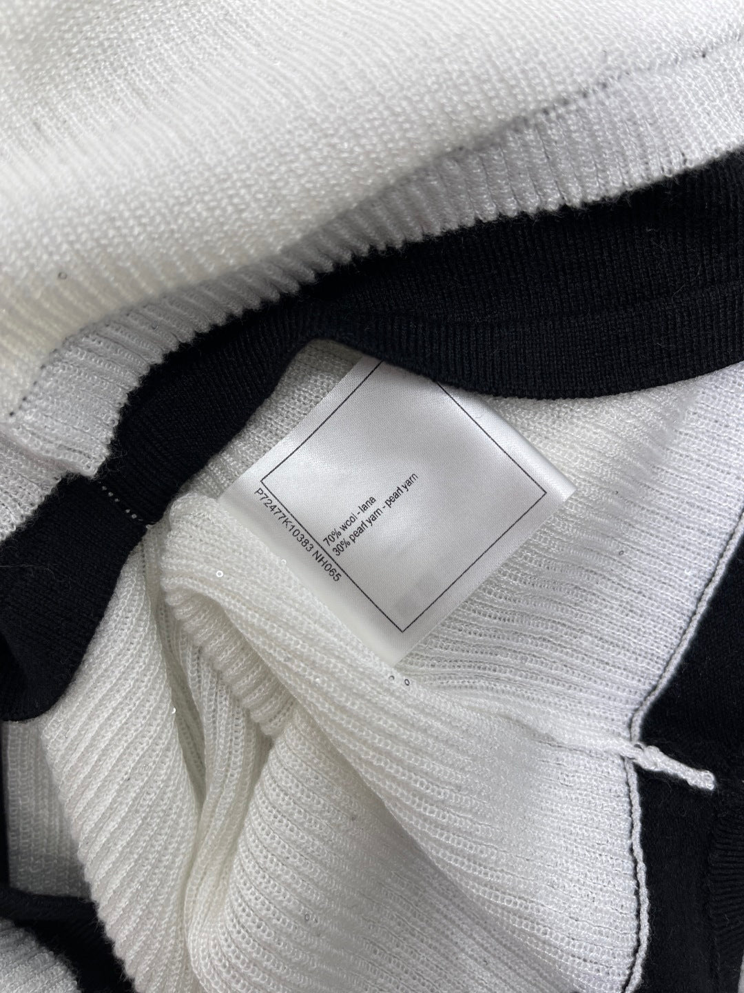 CHANEL 25S SWEATER STYLE 208