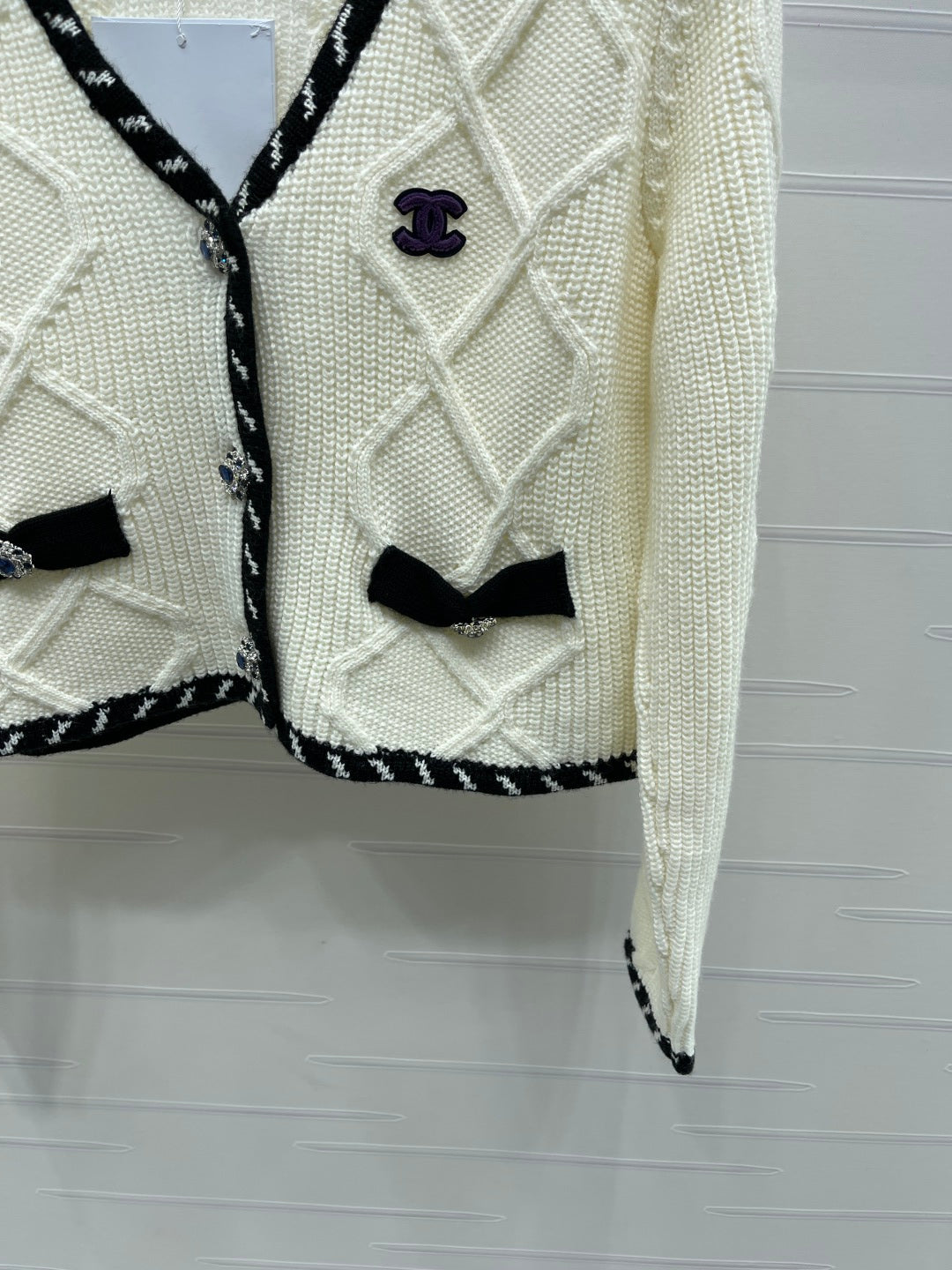 CHANEL 25S CARDIGAN STYLE 198
