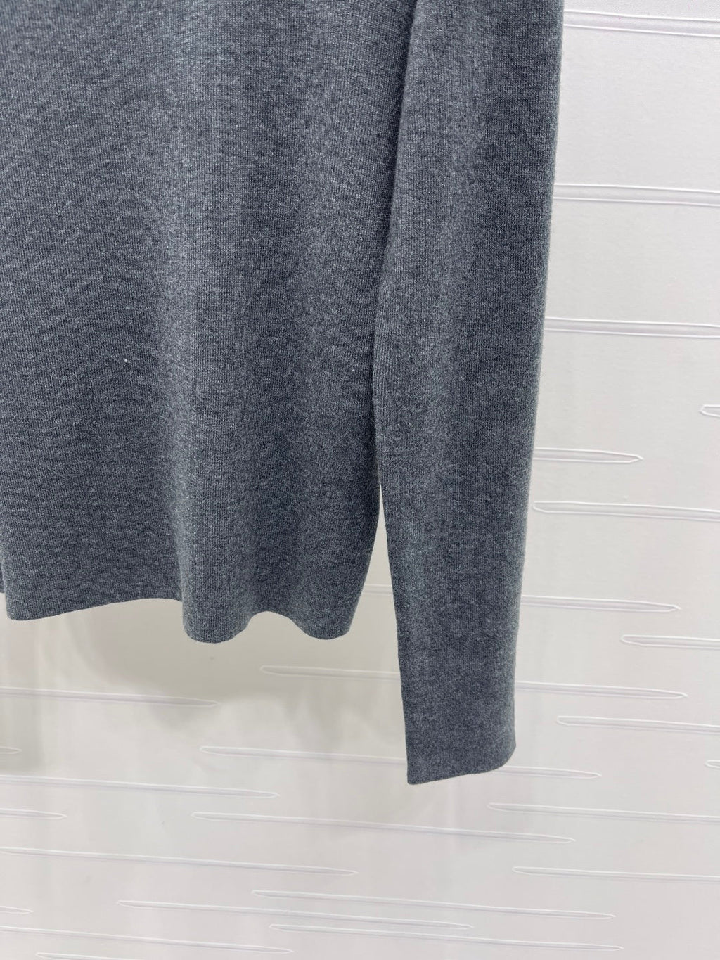 MIUMIU KNITTED SWEATER STYLE 461