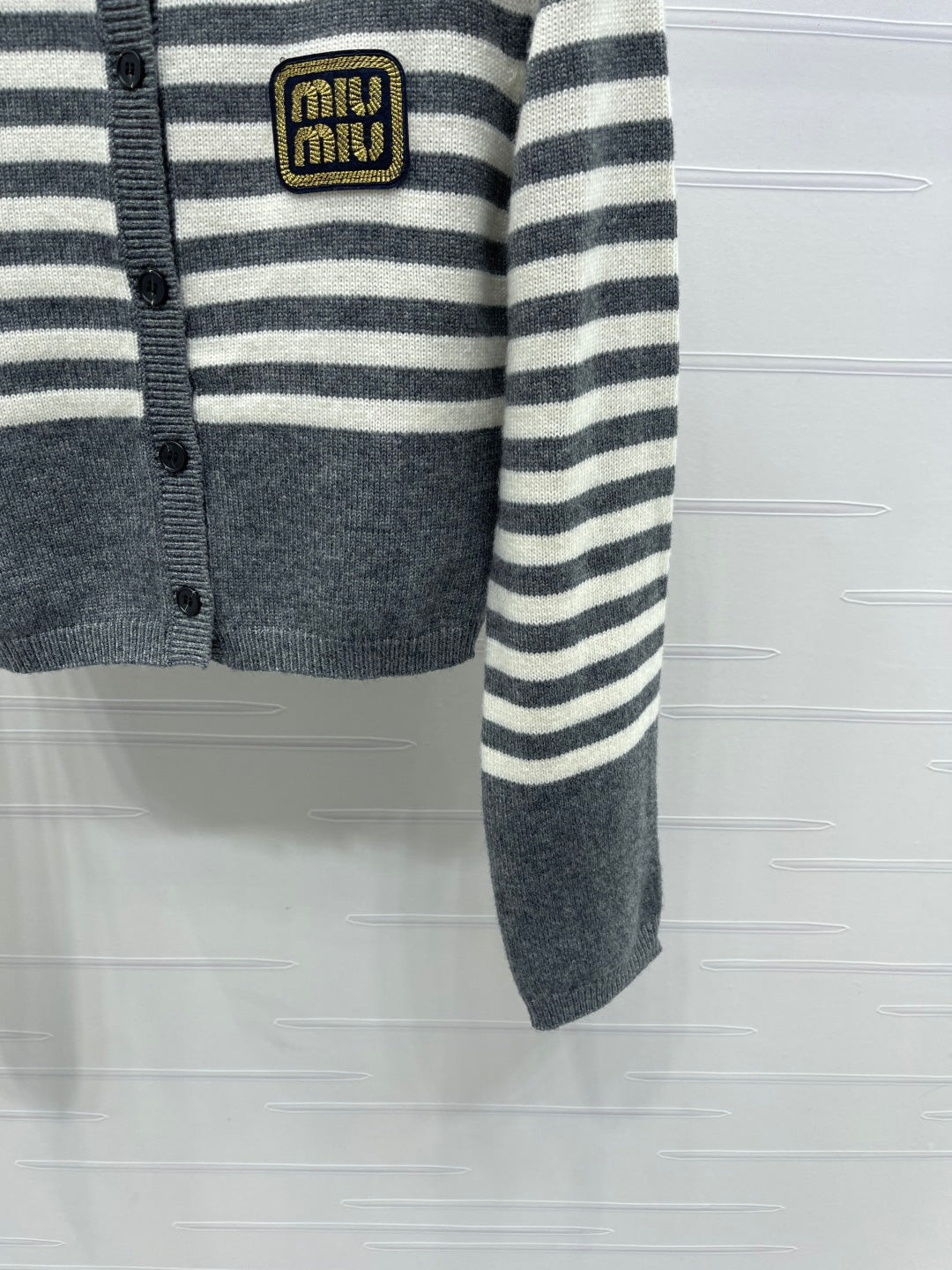 MIUMIU CARDIGAN STYLE 457