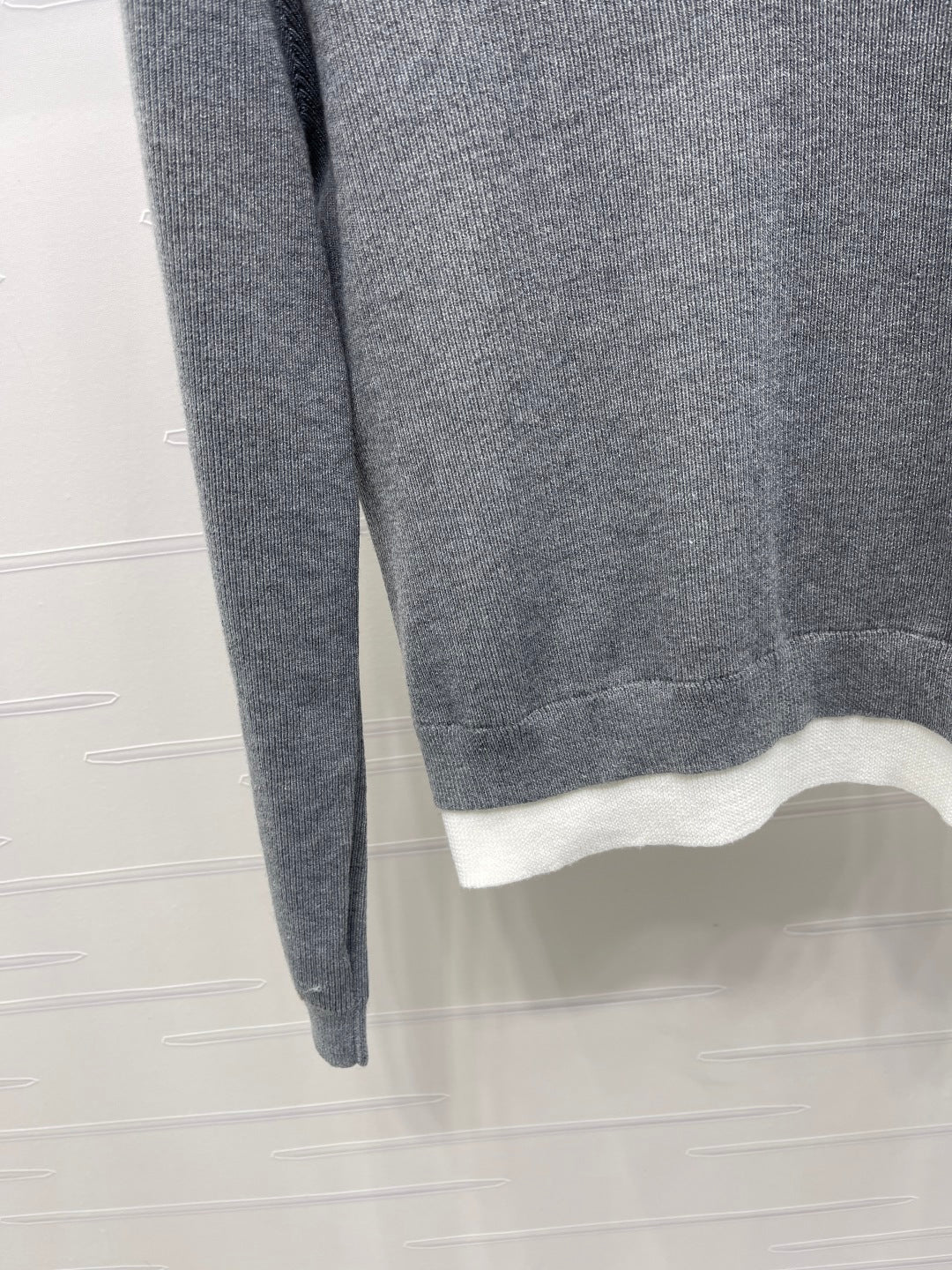 MIUMIU SWEATER STYLE 604