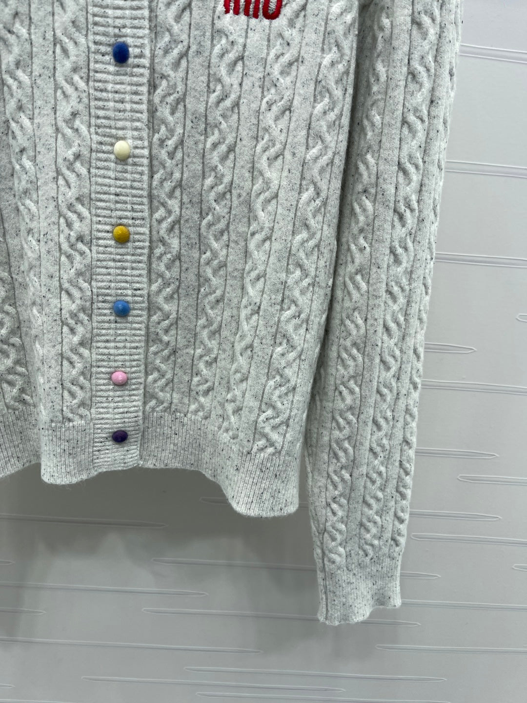 MIUMIU CARDIGAN STYLE 606