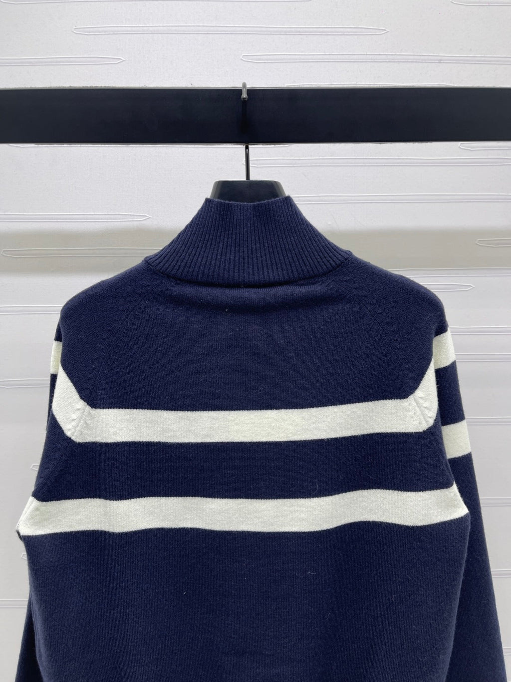 CHANEL 25S STAND-COLLAR CARDIGAN 283