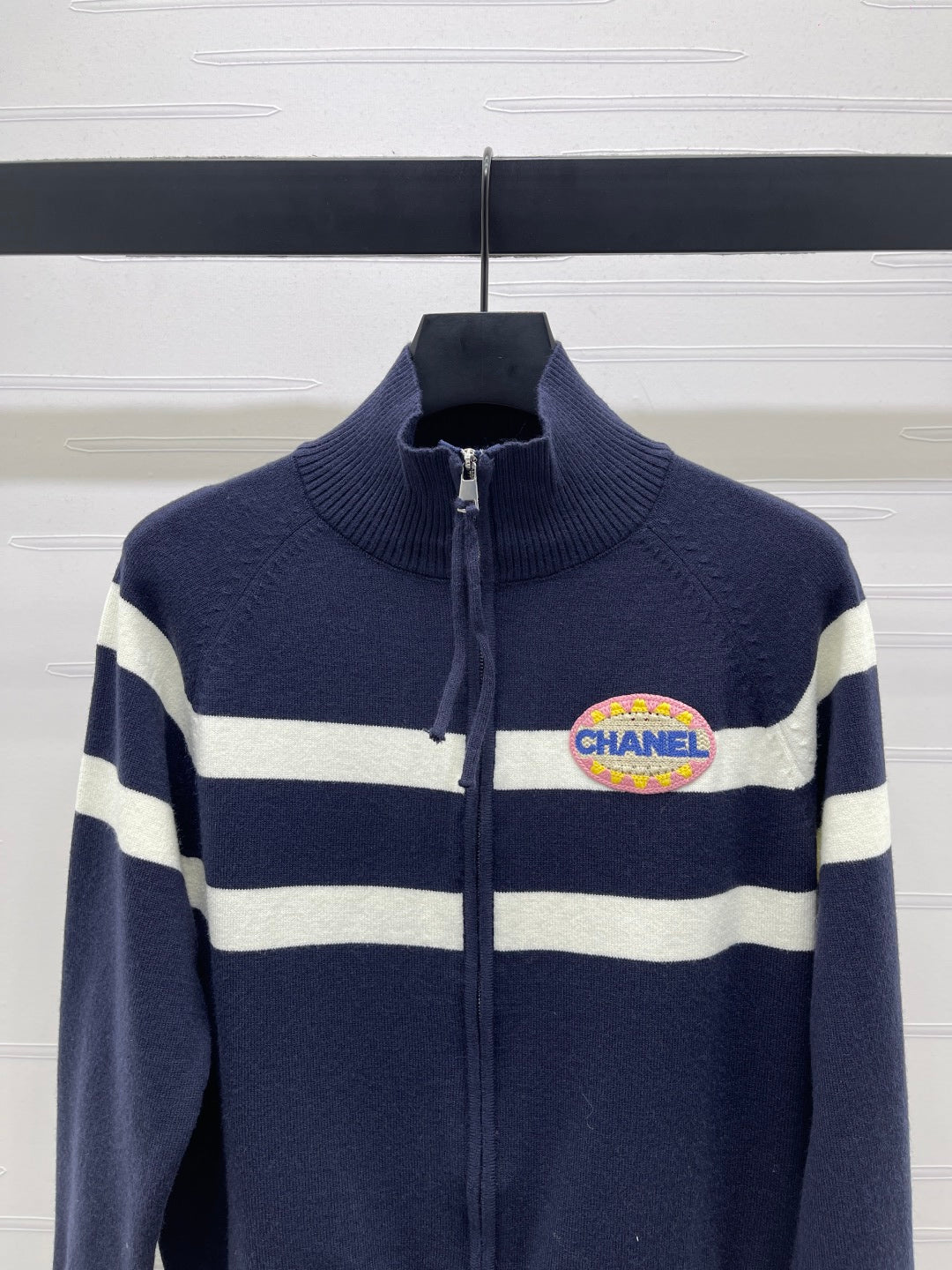 CHANEL 25S STAND-COLLAR CARDIGAN 283