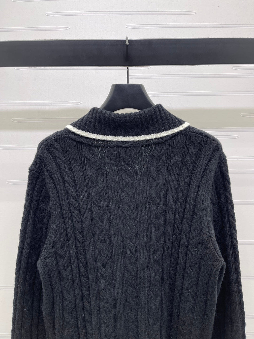 MIUMIU CARDIGAN STYLE 813