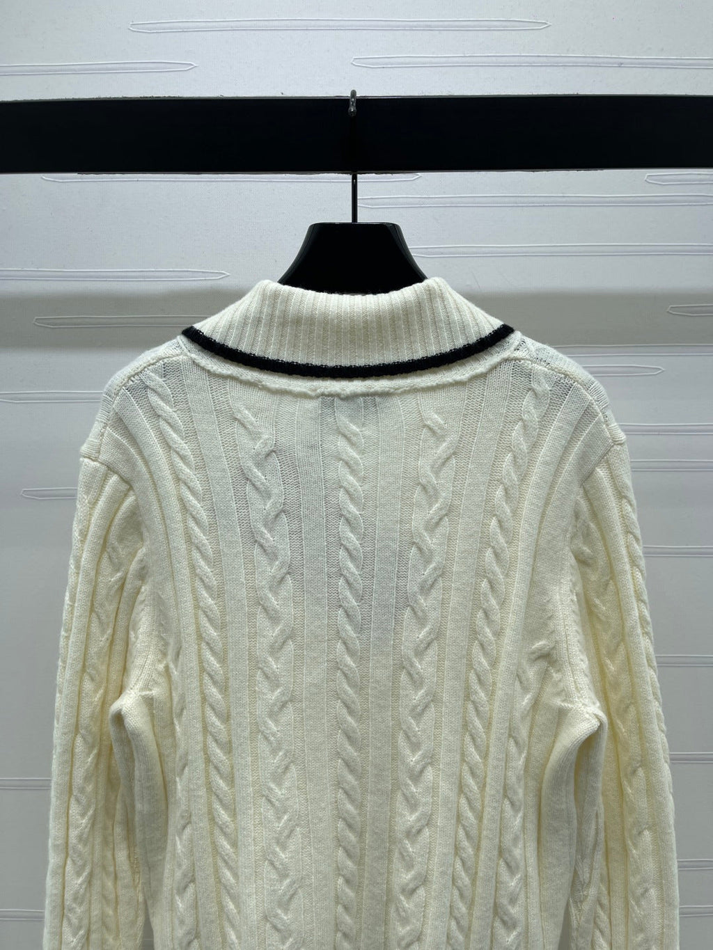 MIUMIU CARDIGAN STYLE 812