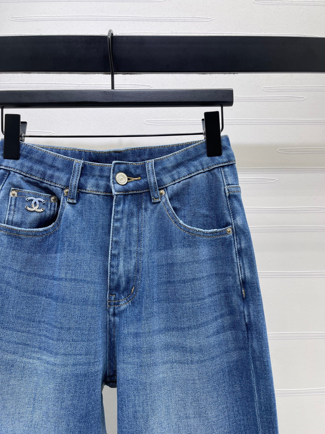 CHANEL 26S STRAIGHT-LEG JEANS 1378