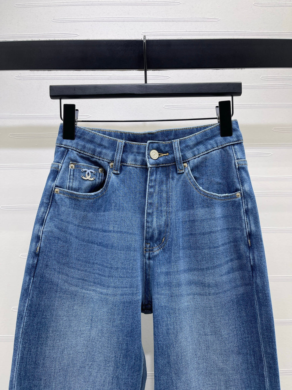 CHANEL 26S STRAIGHT-LEG JEANS 1378