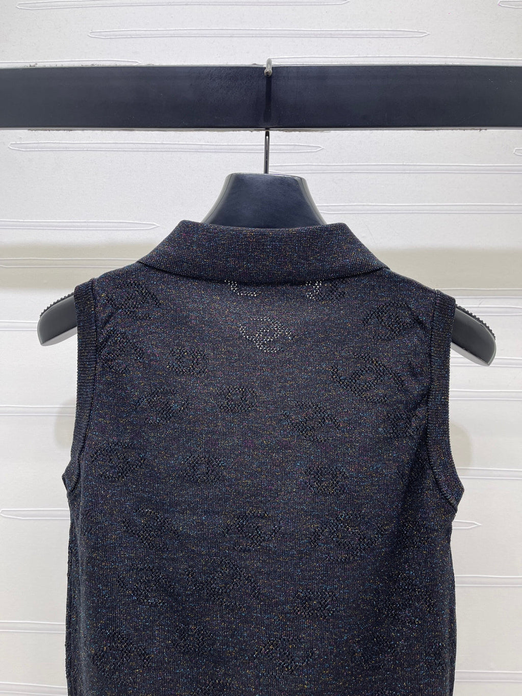 CHANEL 26S SLEEVELESS KNIT POLO TOP 1338