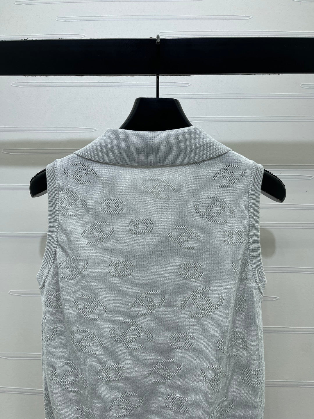 CHANEL 26S SLEEVELESS KNIT POLO TOP 1337