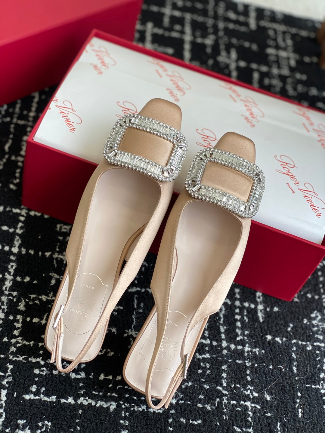ROGER VIVIER 25S VIVIER SLINGBACK 45MM IN BEIGE SILK EMBELLISHED CRYSTALS