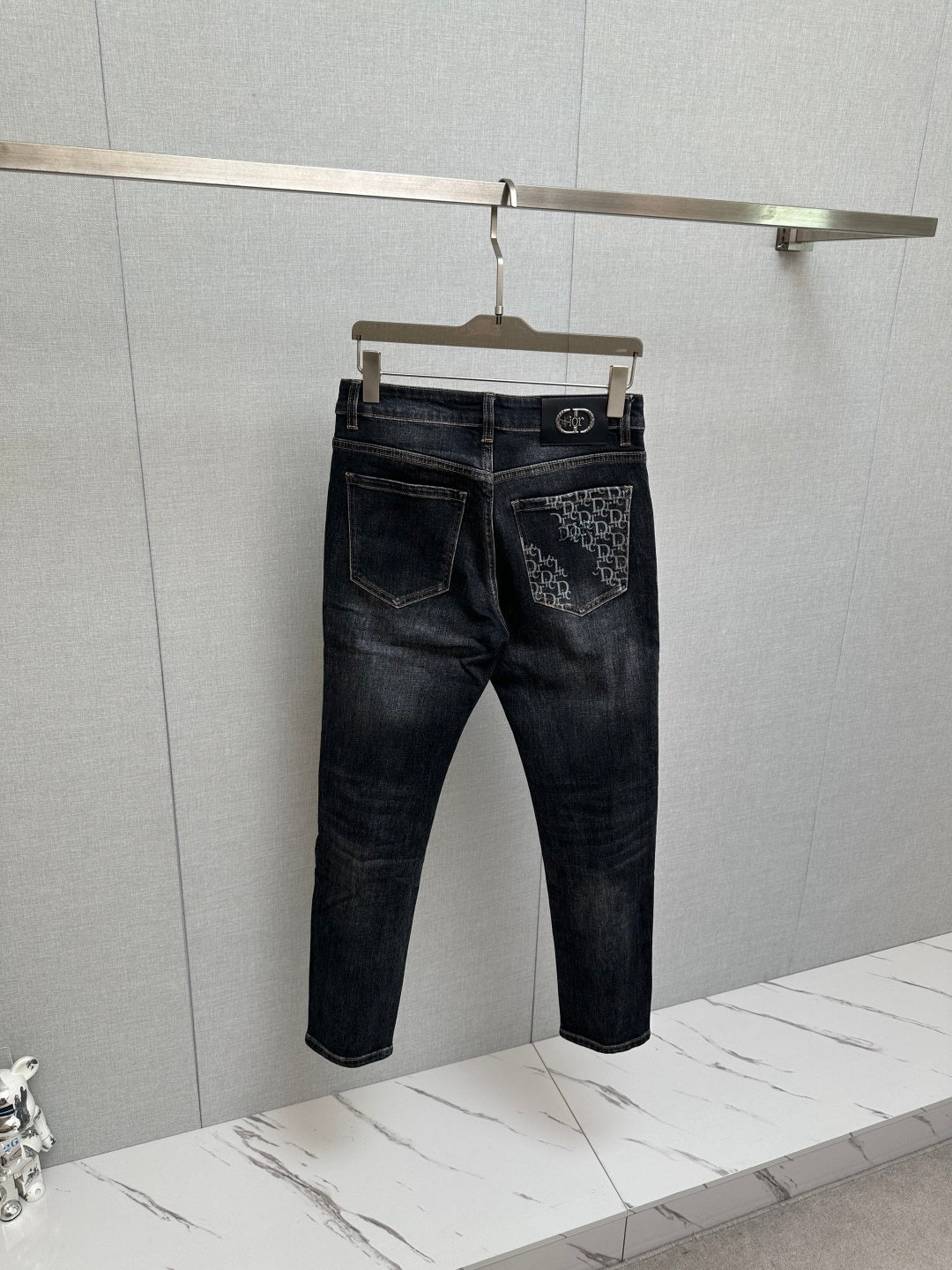 BLACK DENIM JEANS FEATURING THE DIOR OBLIQUE MOTIF ON BACK POCKET