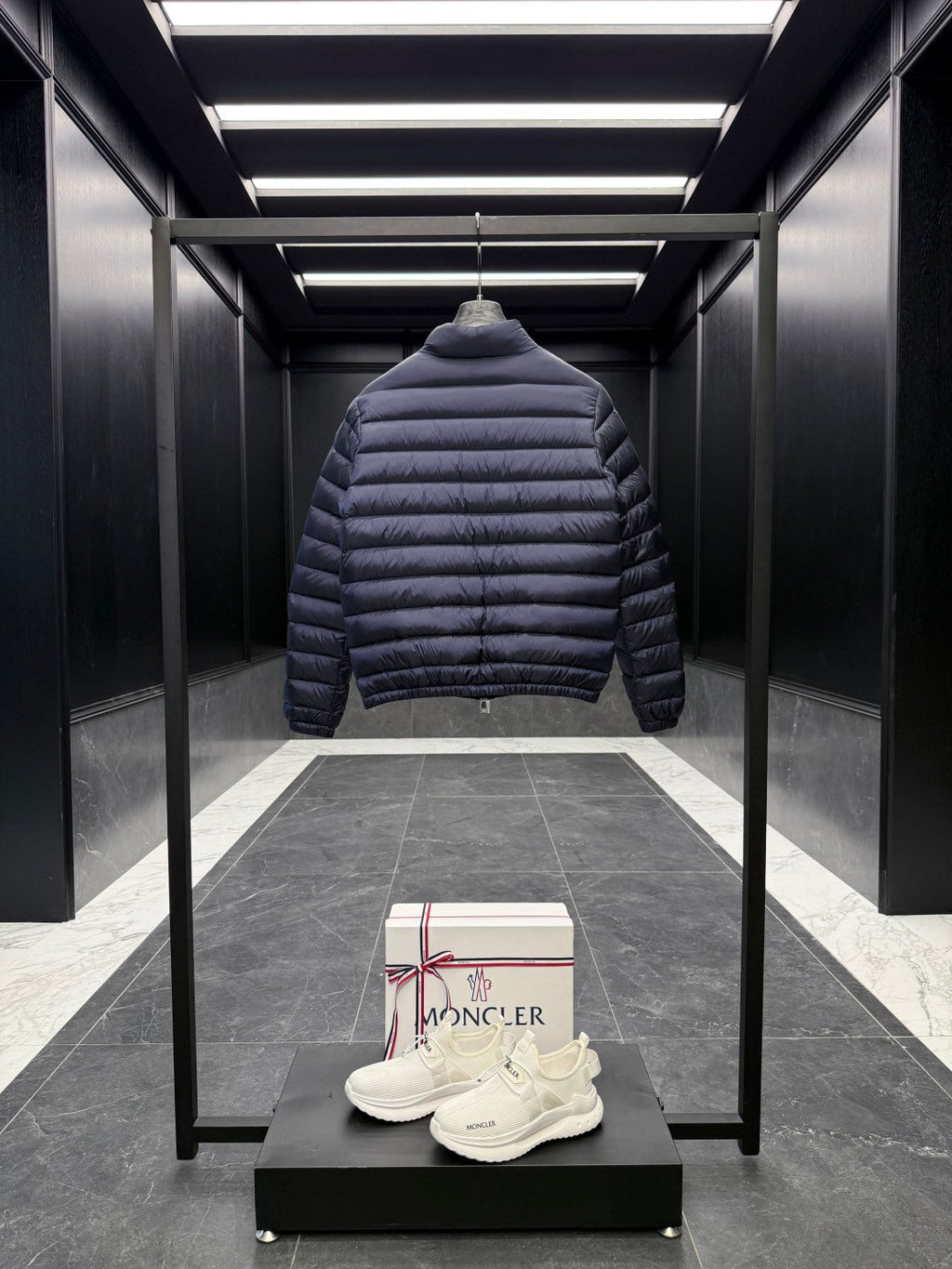 MONCLER 25S JACKET IN NAVY 022