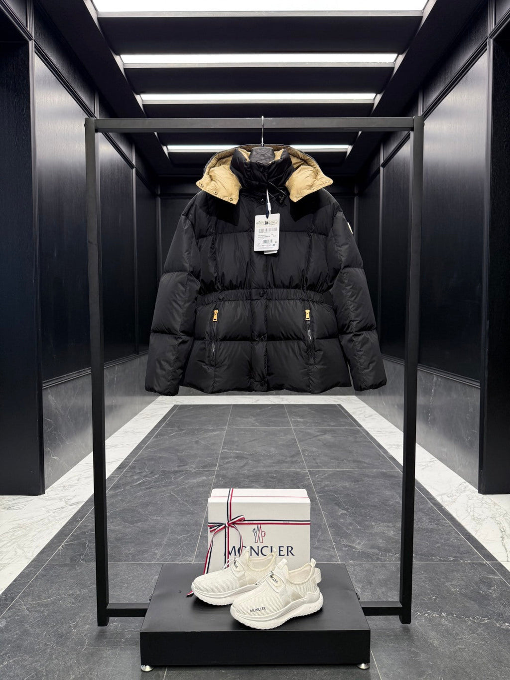MONCLER 25S JACKET IN BLACK 017