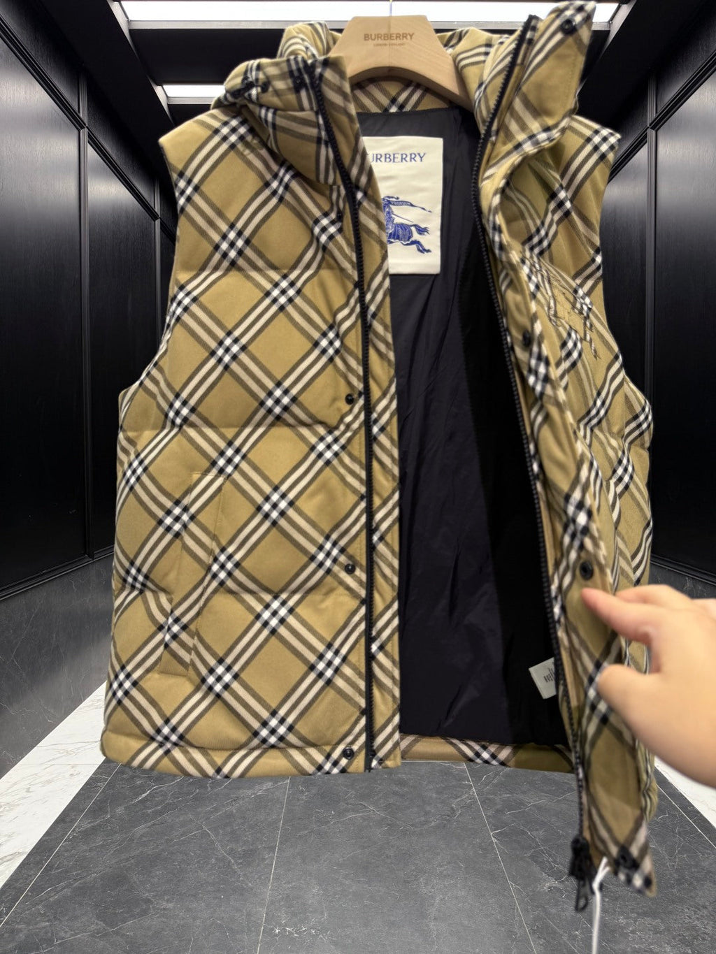 BURBERRY 25S DOWN JACKET 566189