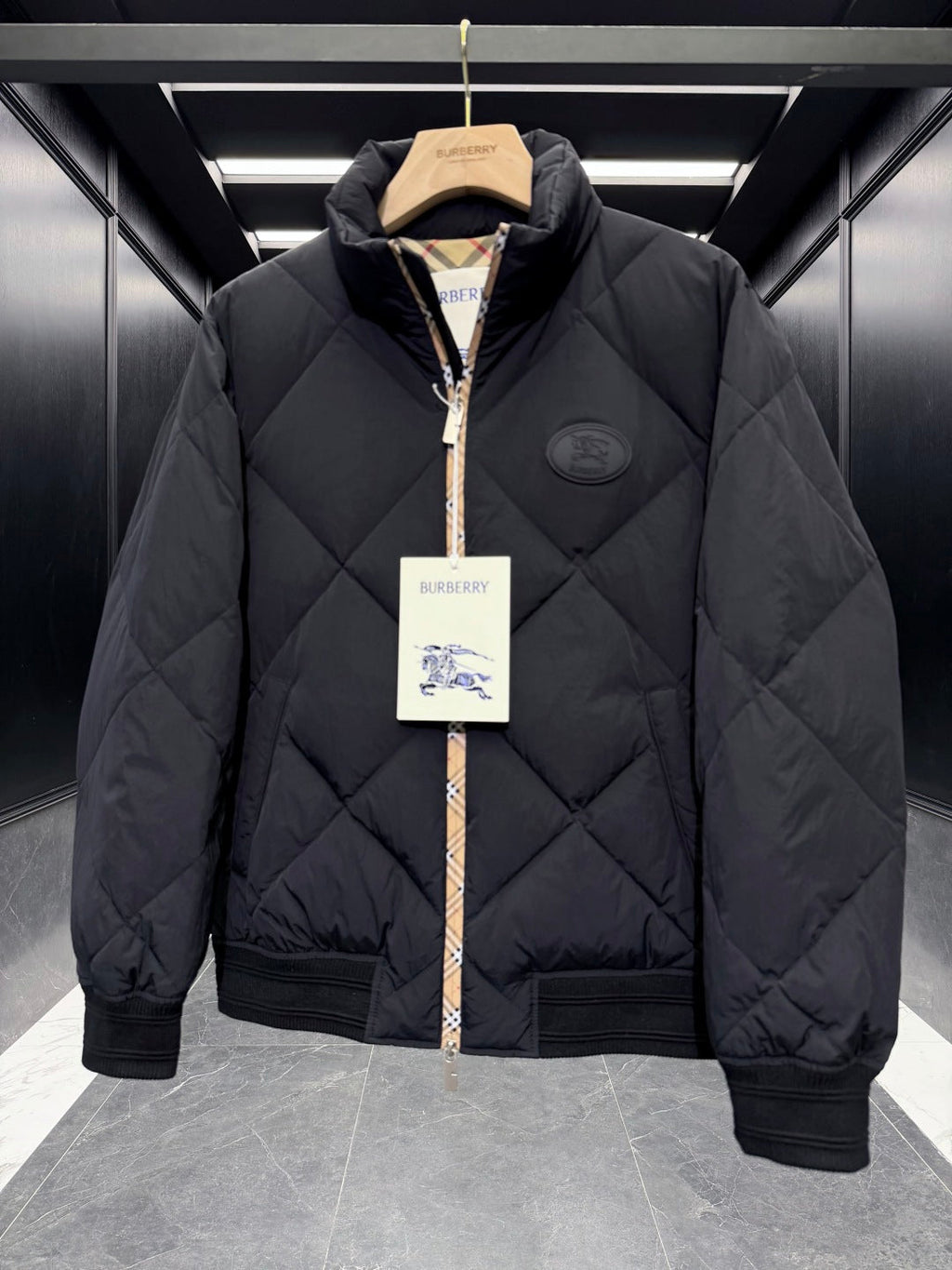 BURBERRY 25S DOWN JACKET 578706
