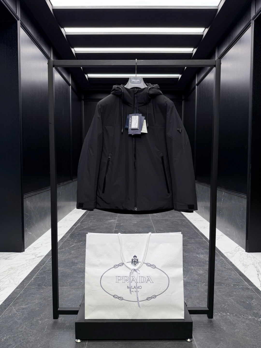 PRADA 25S DOWN JACKET 354