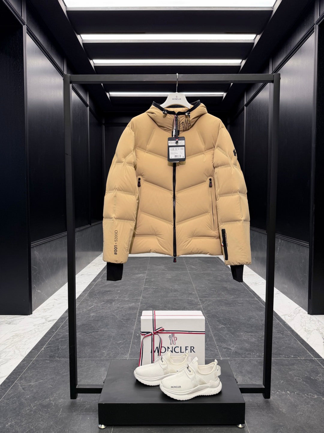 MONCLER 25S DOWN JACKET 426
