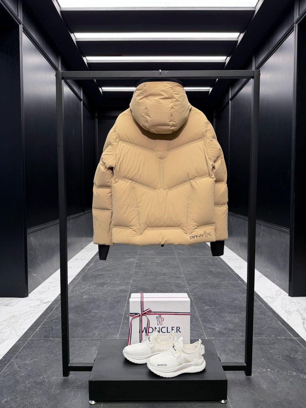 MONCLER 25S DOWN JACKET 426