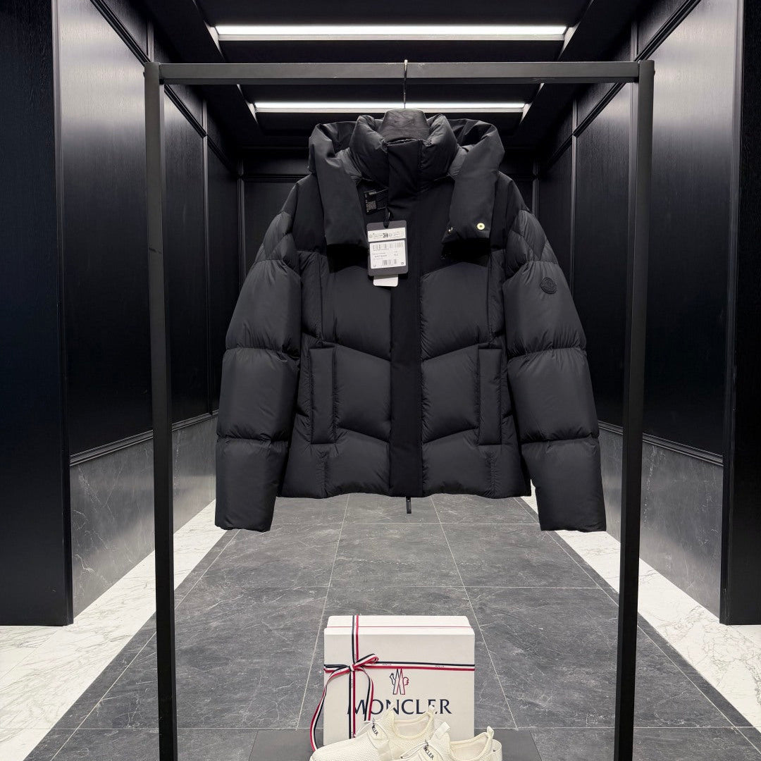 MONCLER 25S DOWN JACKET 359