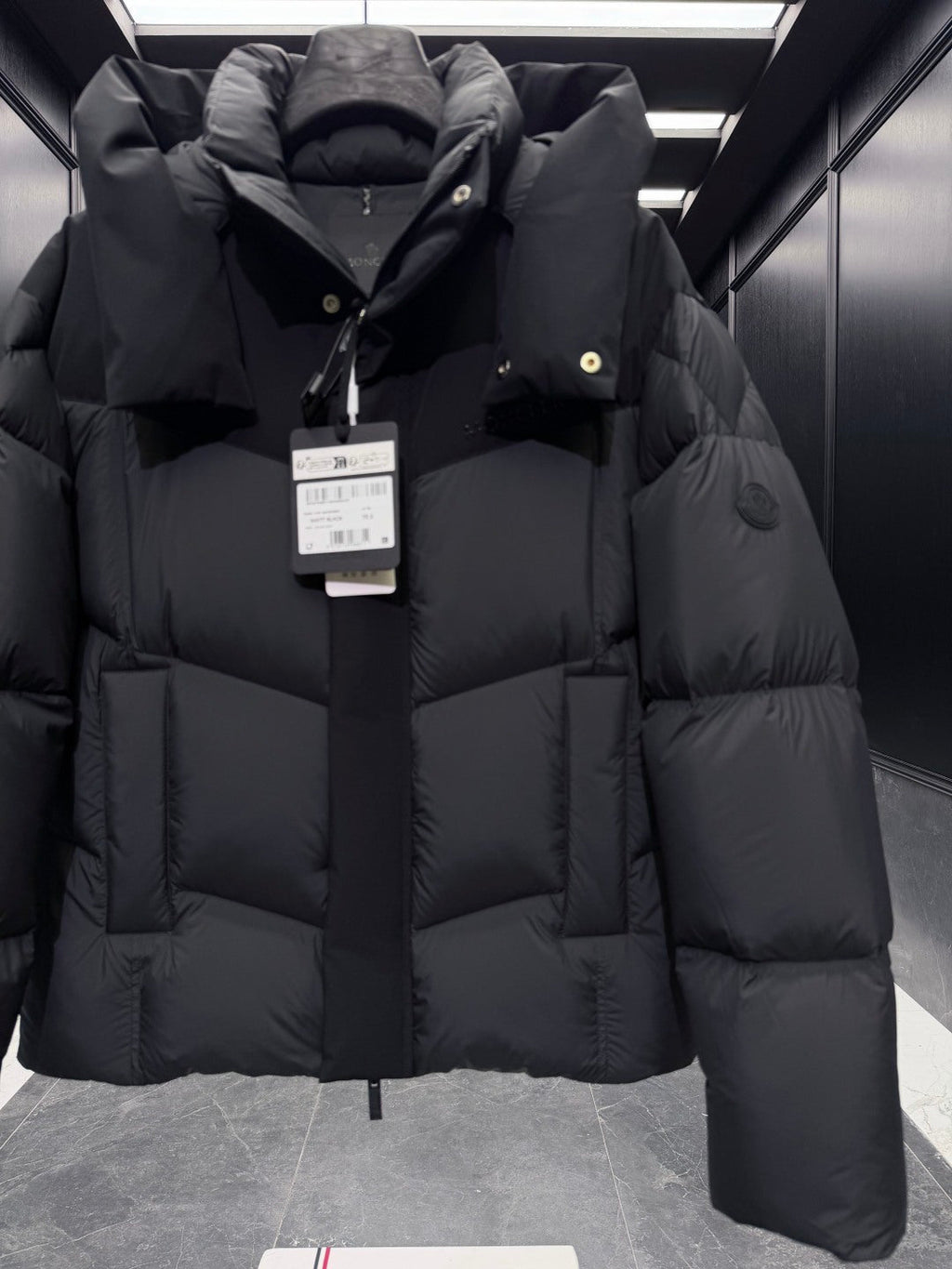 MONCLER 25S DOWN JACKET 359