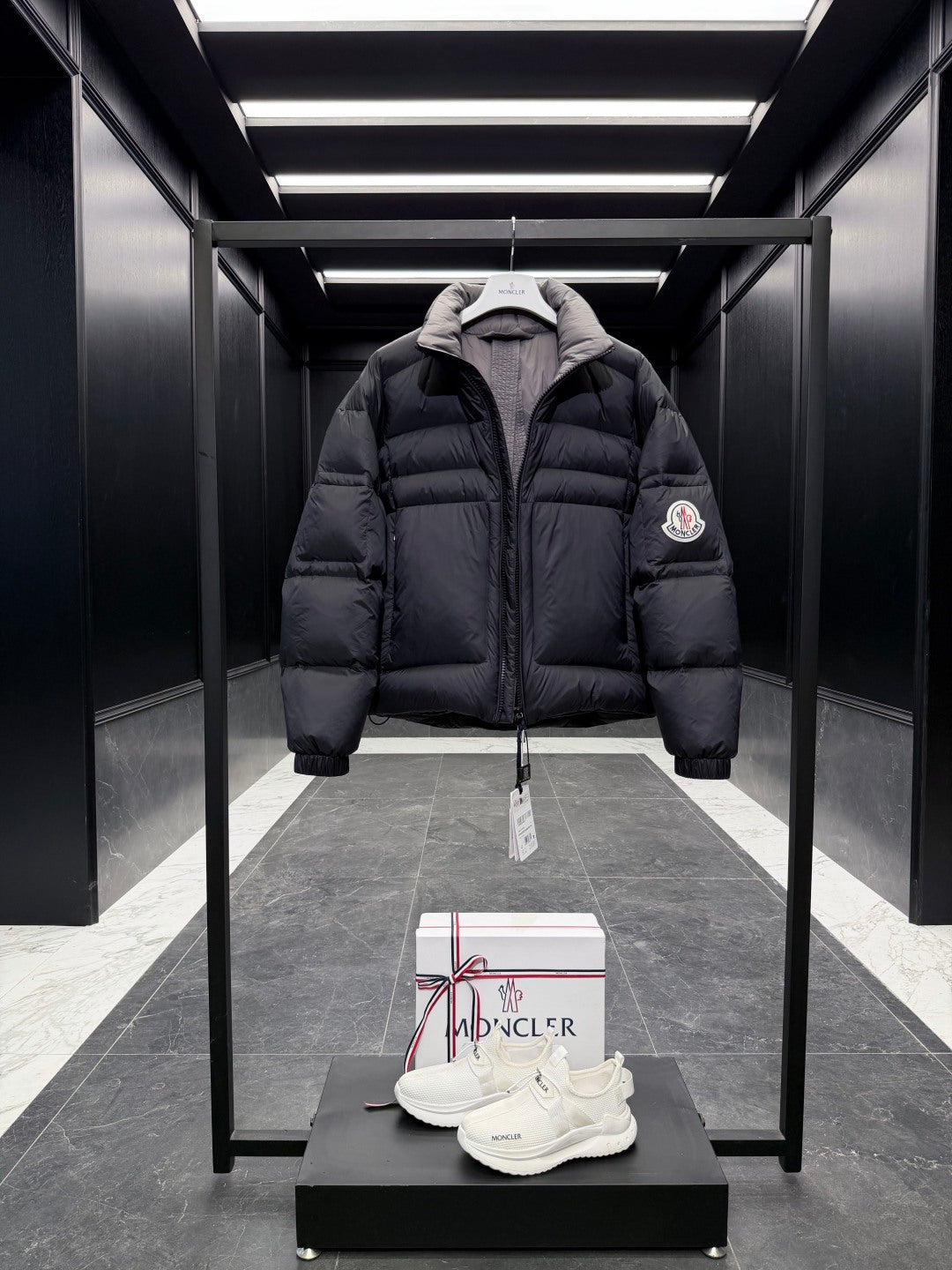 MONCLER 25S LUXURY DOWN JACKET 284