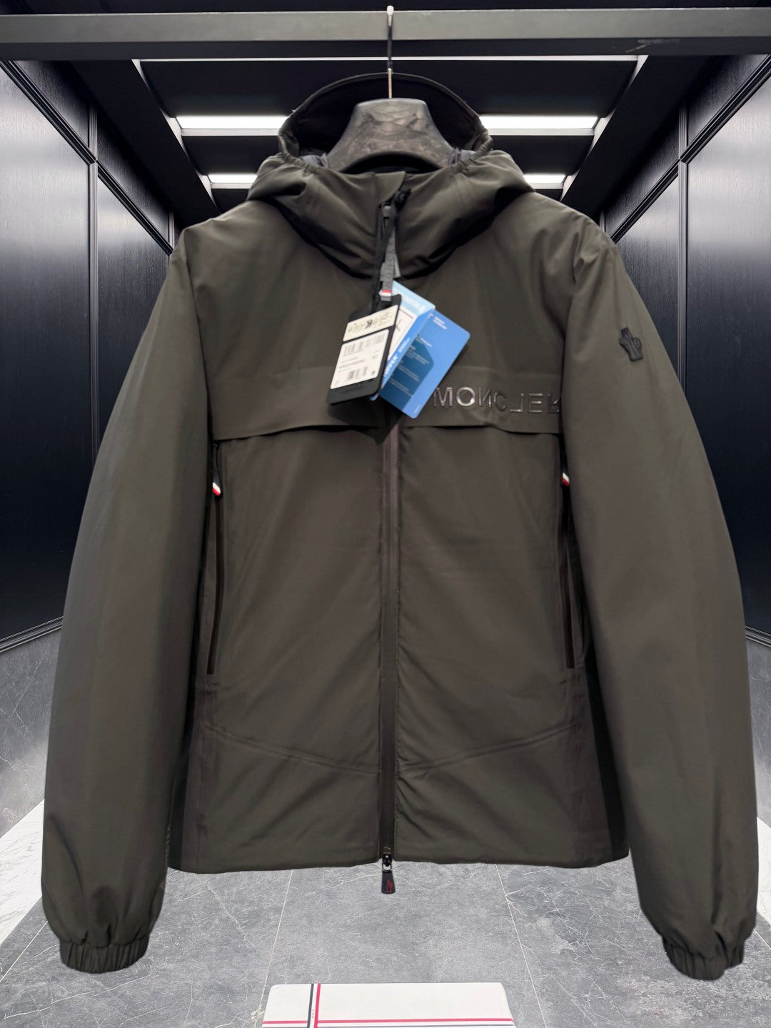 MONCLER 25S HOODED SKI JACKET 385
