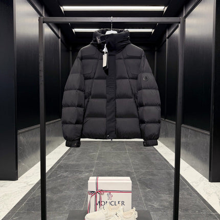 MONCLER 26S DOWN JACKET 822