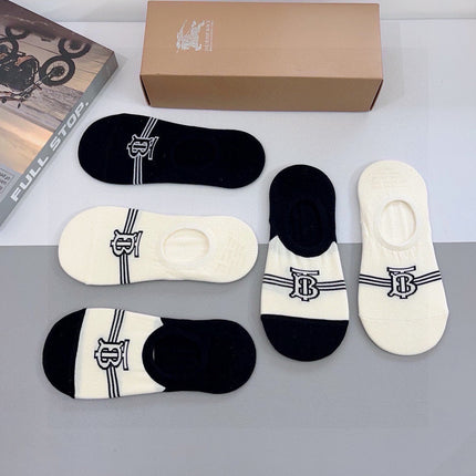 BURBERRY 26S NO-SHOW SOCKS 564681 (1 BOX)