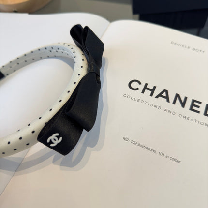 CHANEL 26S HEADBAND IN BLACK AND WHITE SATIN 503044