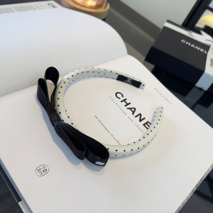 CHANEL 26S HEADBAND IN BLACK AND WHITE SATIN 503044