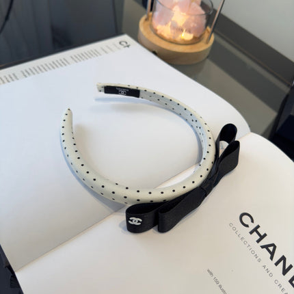 CHANEL 26S HEADBAND IN BLACK AND WHITE SATIN 503044