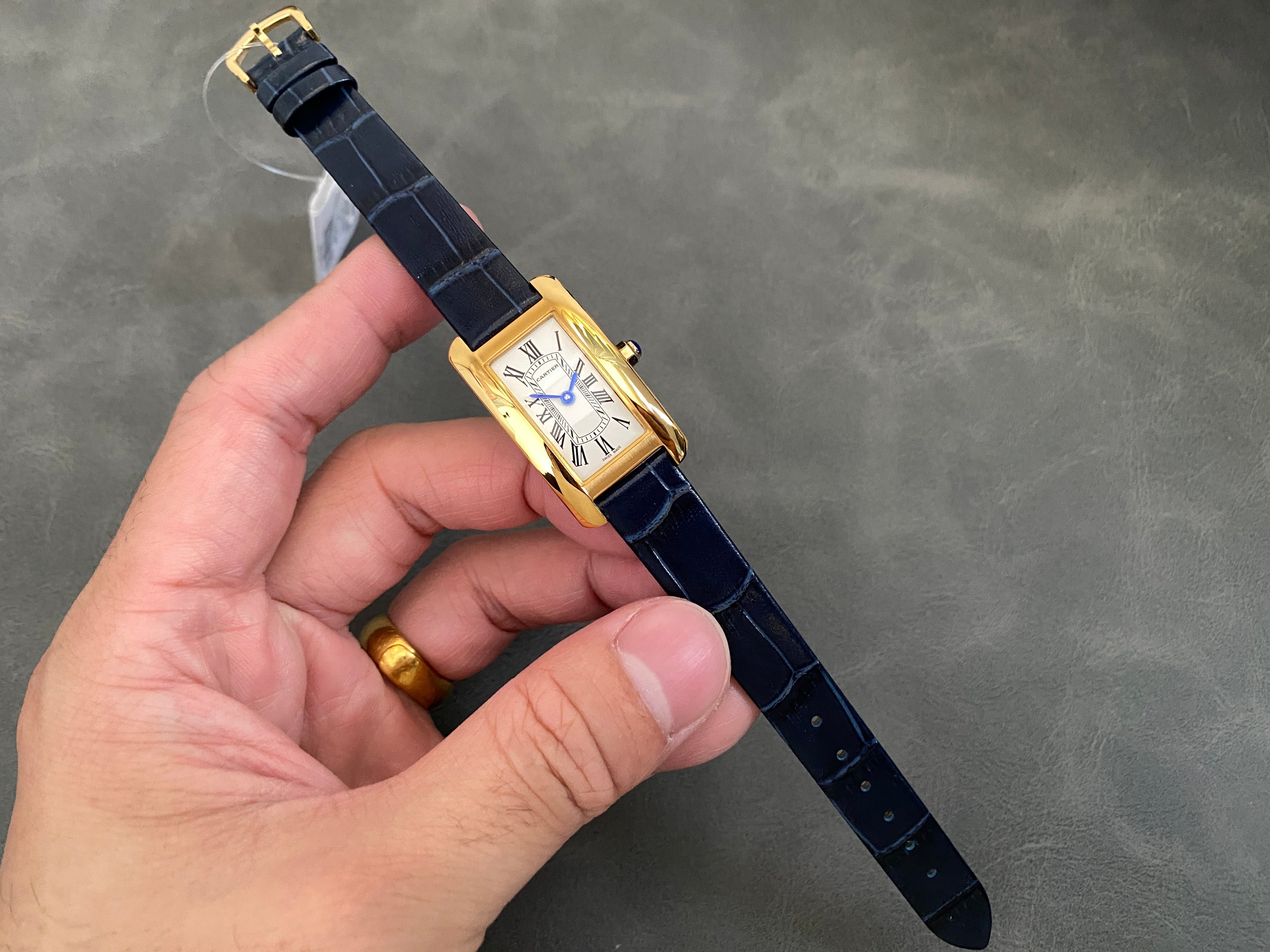 TANK AMÉRICAINE WATCH GOLD CASE WITH BLACK LEATHER STRAP
