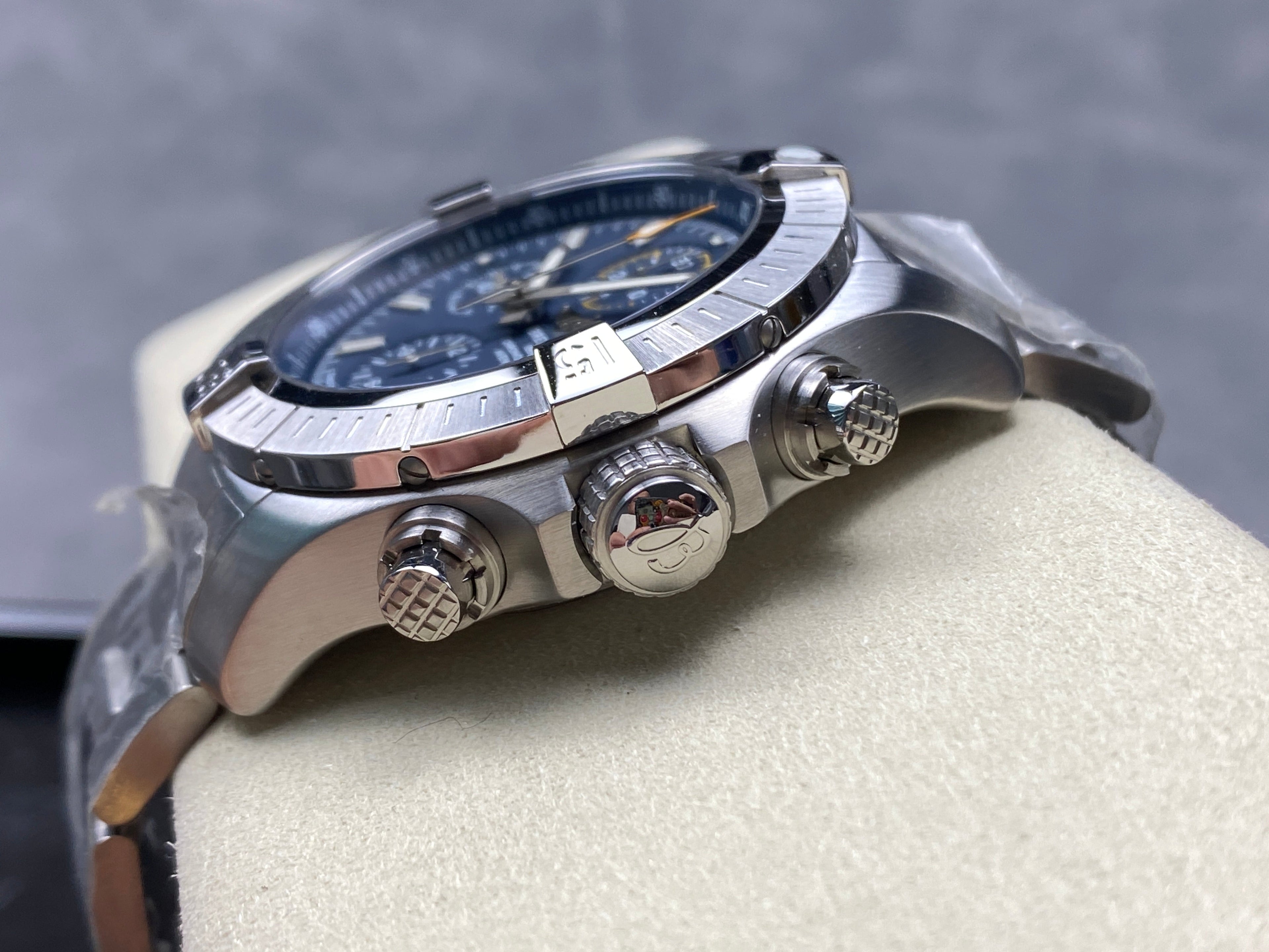 AVENGER CHRONOGRAPH STEEL CASE NAVY BLUE DIAL