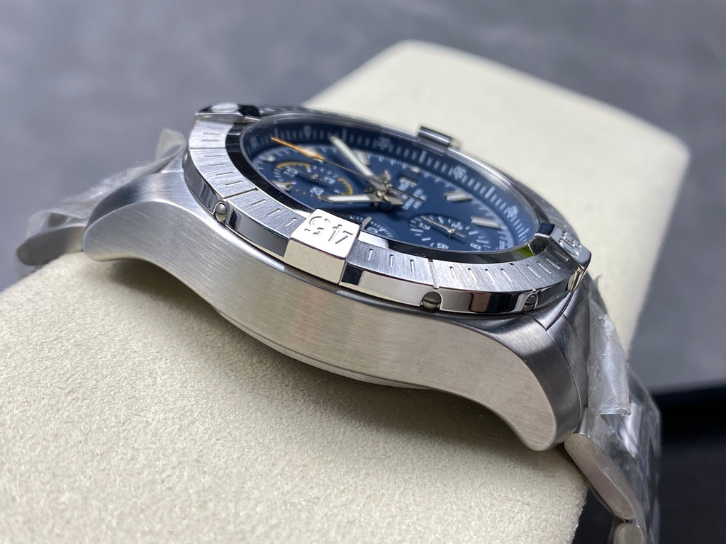 AVENGER CHRONOGRAPH STEEL CASE NAVY BLUE DIAL