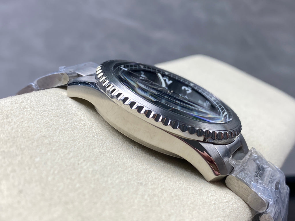 AVIATOR 8 AUTOMATIC ALL STEEL BLACK DIAL