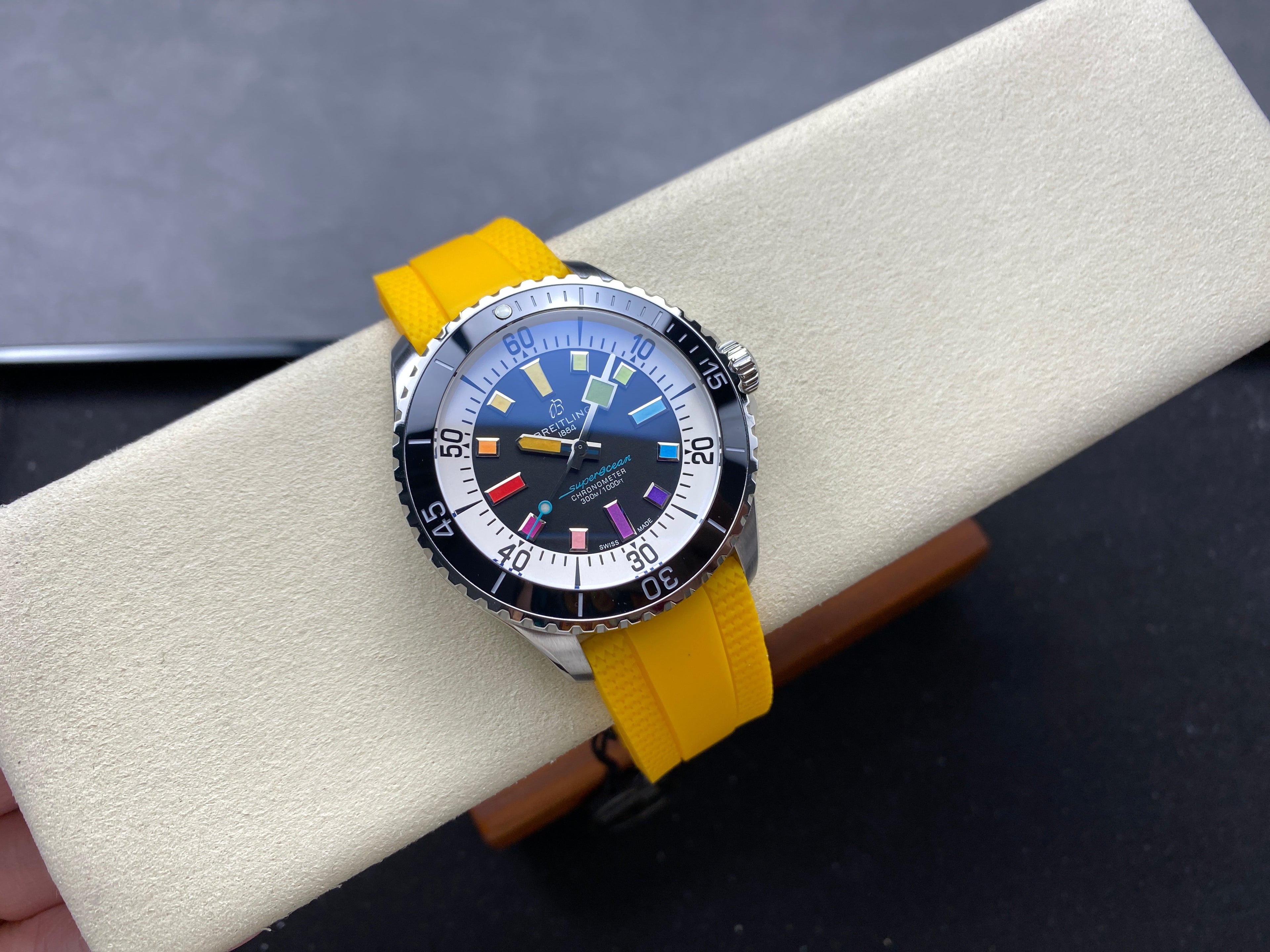 SUPEROCEAN 44 STEEL CASE YELLOW RUBBER STRAP
