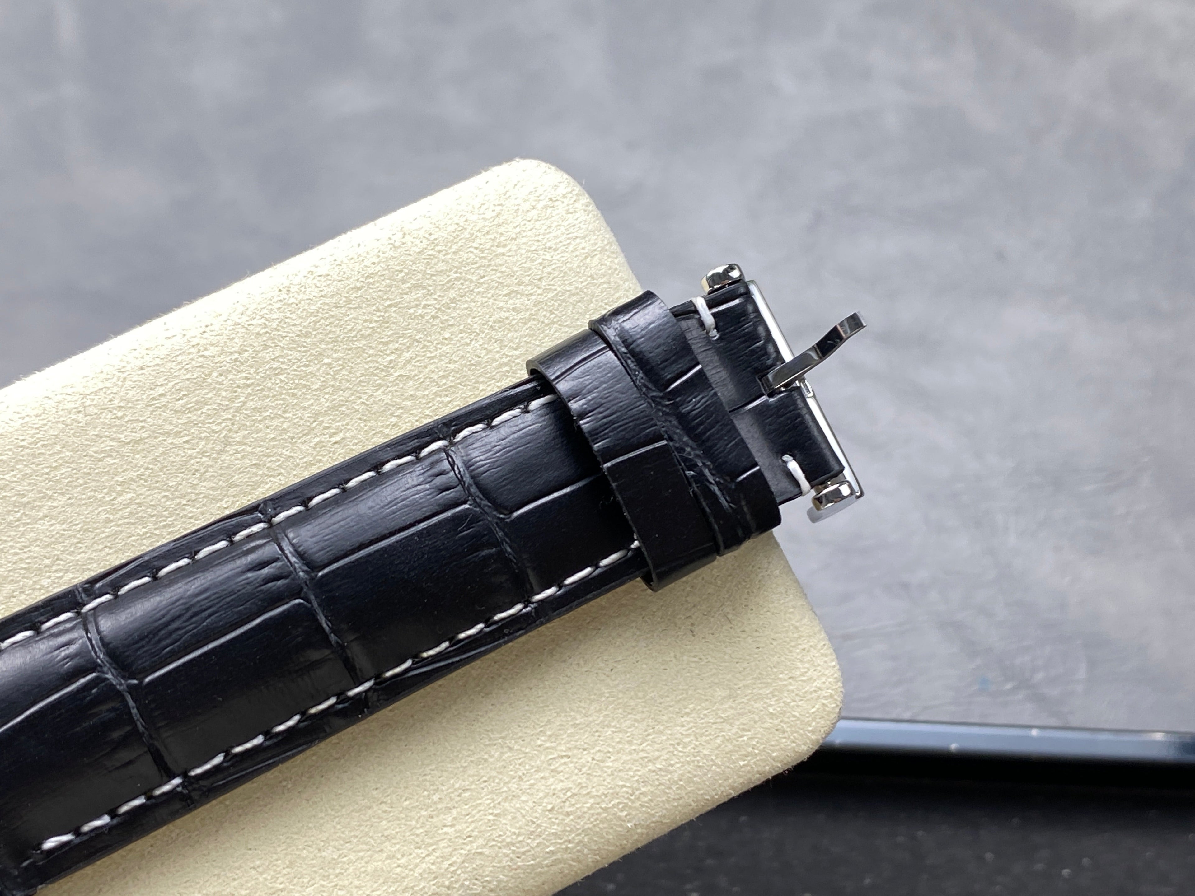 NAVITIMER AUTOMATIC 41 STEEL CASE BLACK ALLIGATOR LEATHER STRAP