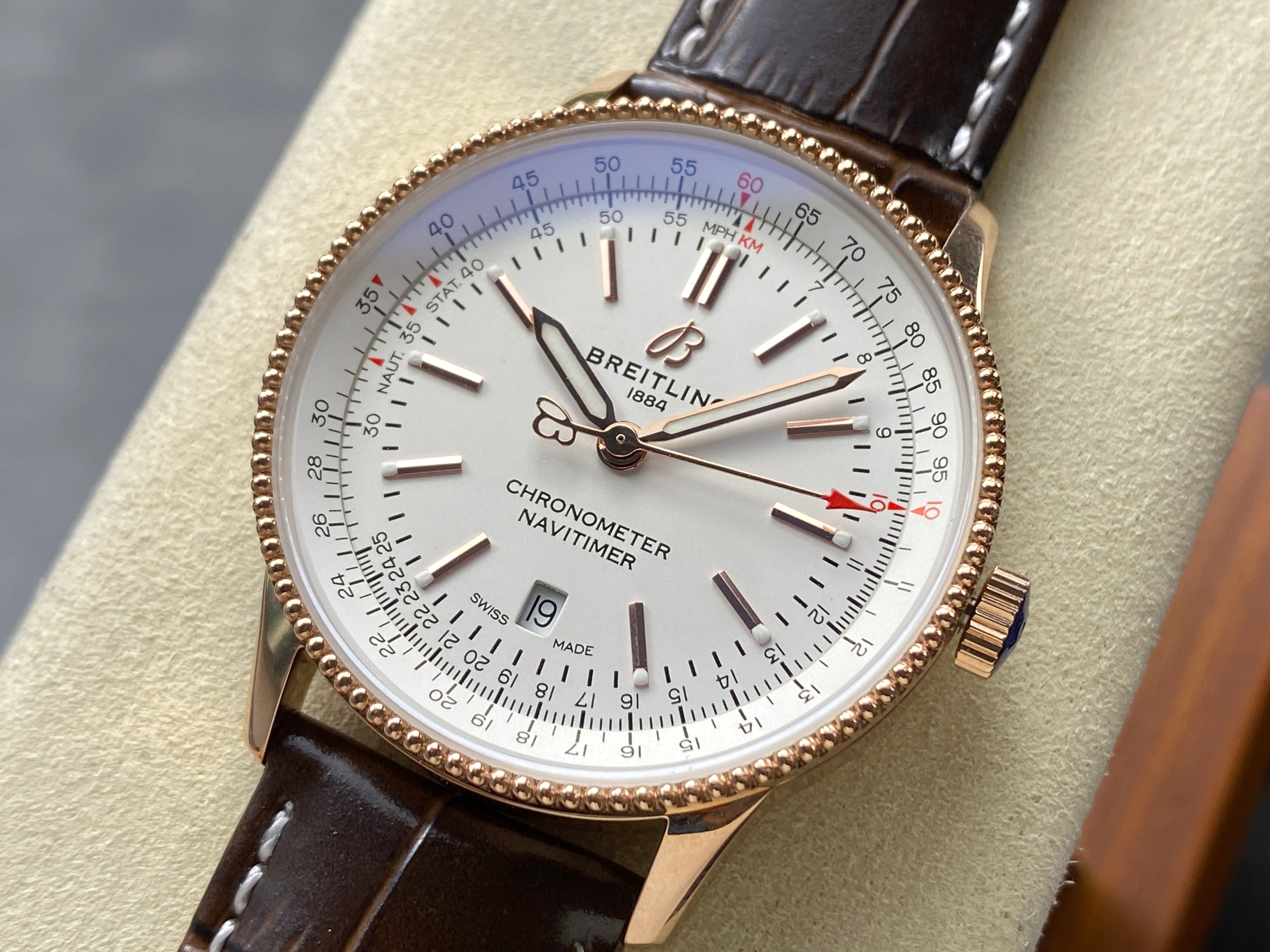 NAVITIMER AUTOMATIC 41 RED GOLD CASE BROWN ALLIGATOR LEATHER STRAP