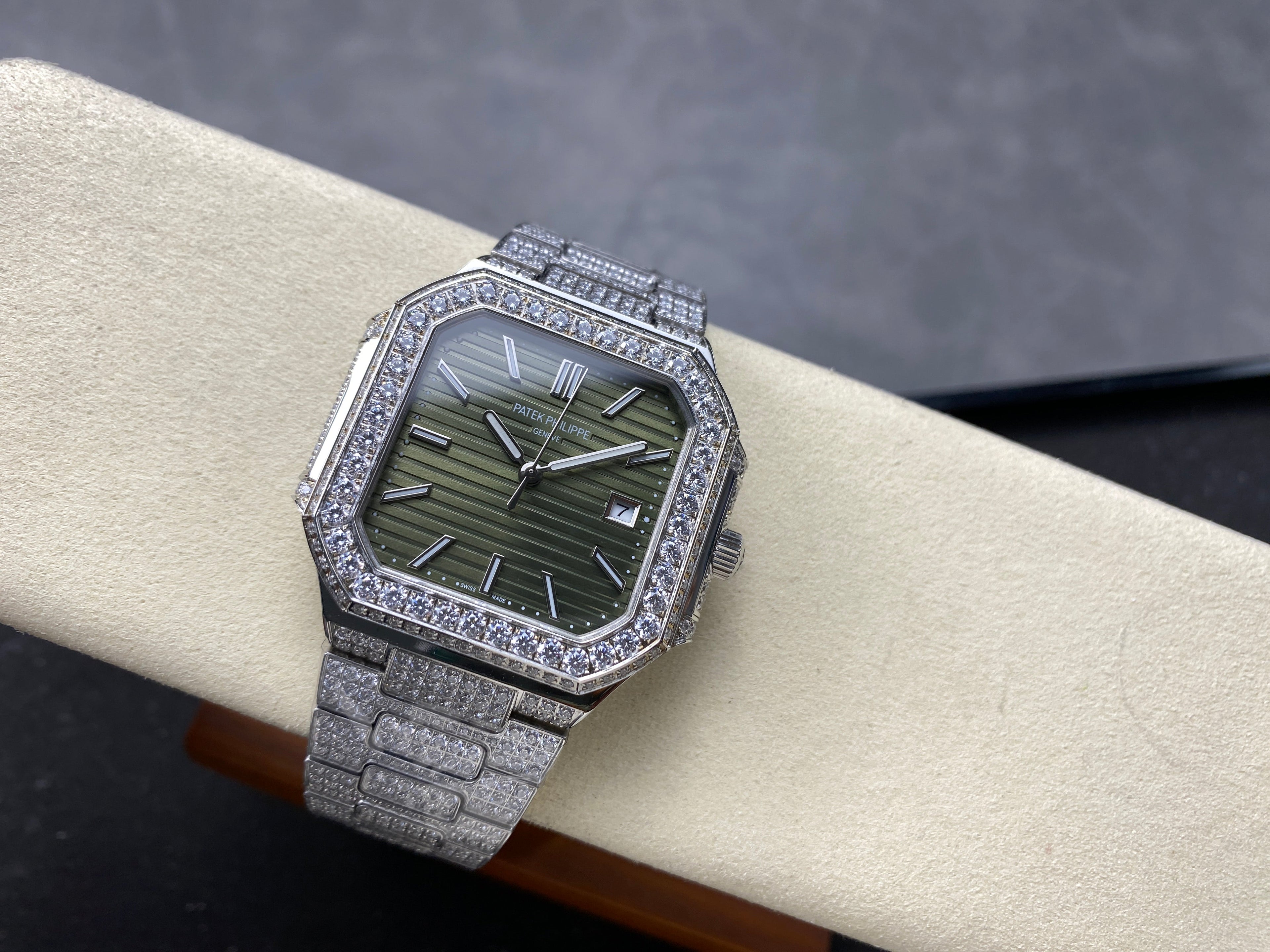 CUBITUS AUTOMATIC ALL STEEL ATTACHED DIAMOND OLIVE GREEN DIAL
