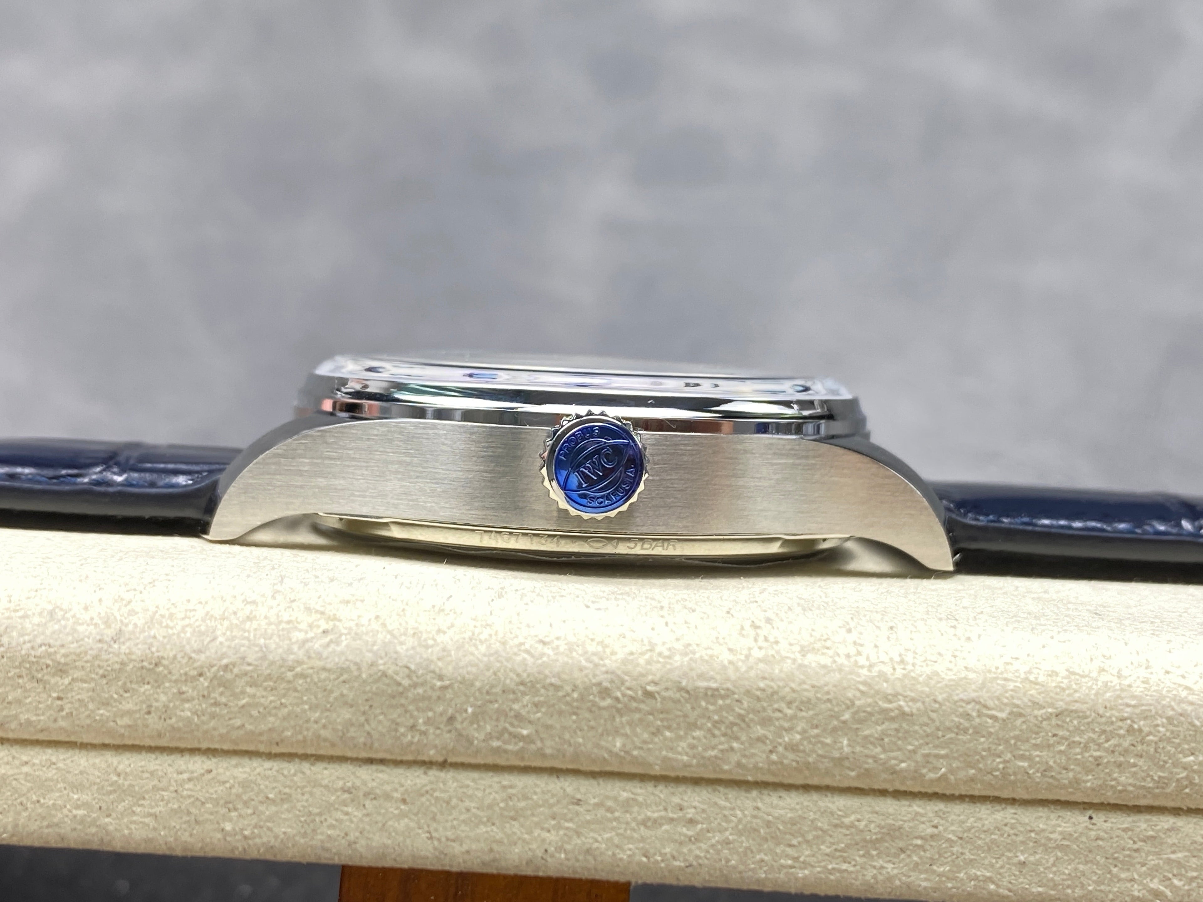 PORTUGIESER AUTOMATIC 42 WATCH SILVER CASE WITH BLACK LEATHER STRAP
