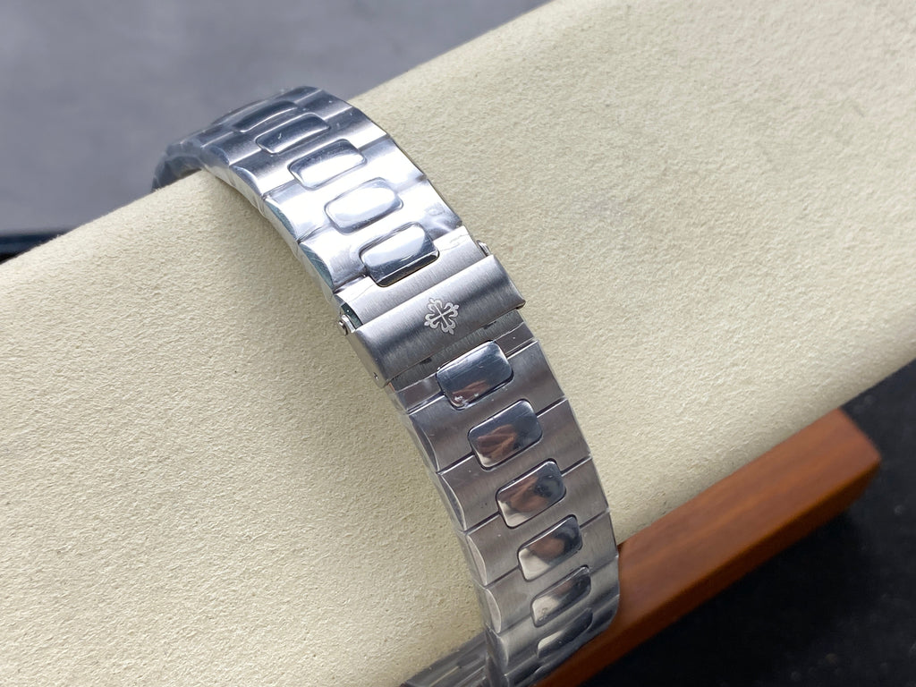 NAUTILUS STEEL ATTACHED DIAMOND BEZEL WHITE DIAL