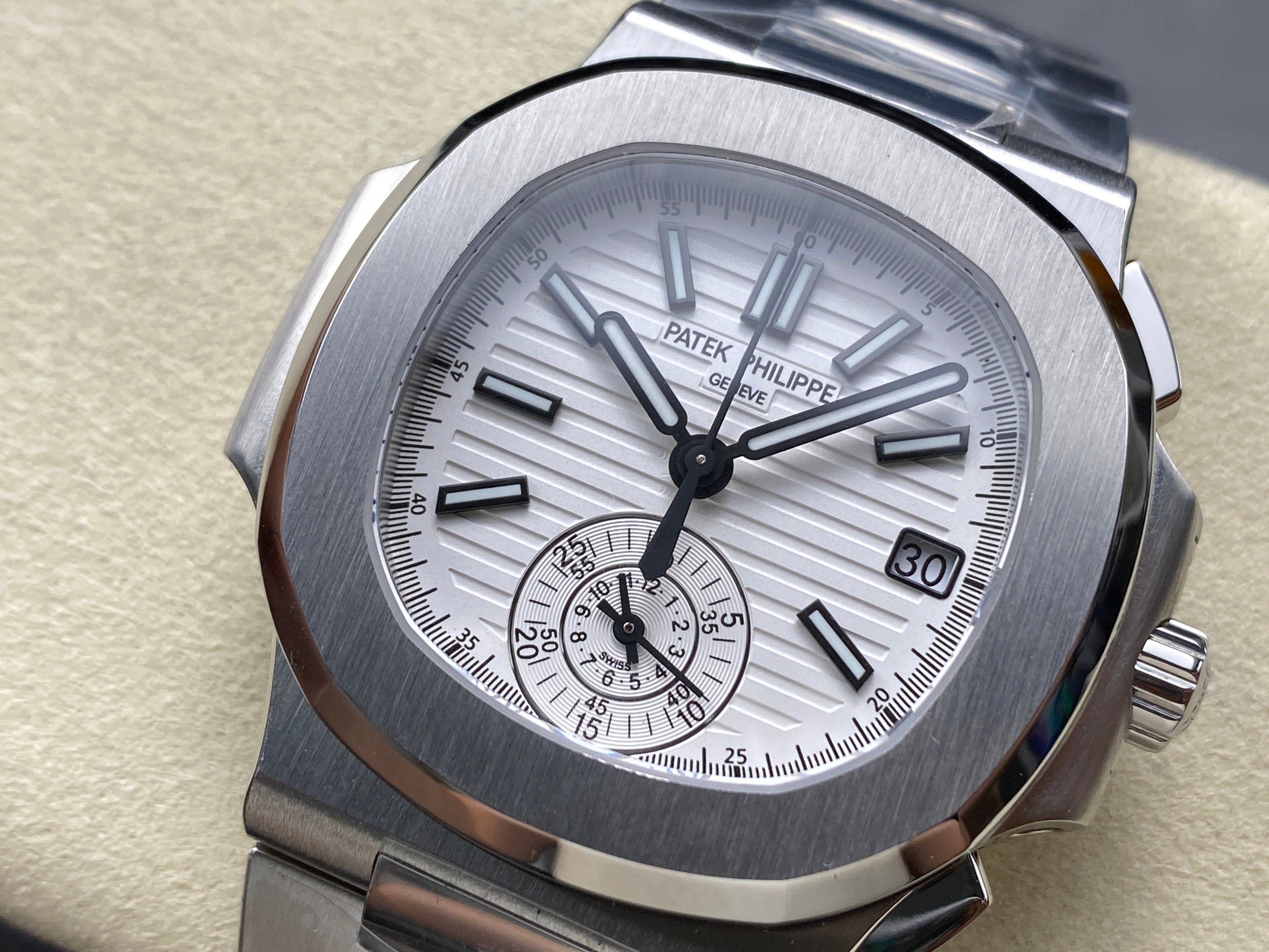NAUTILUS ALL STEEL WHITE DIAL