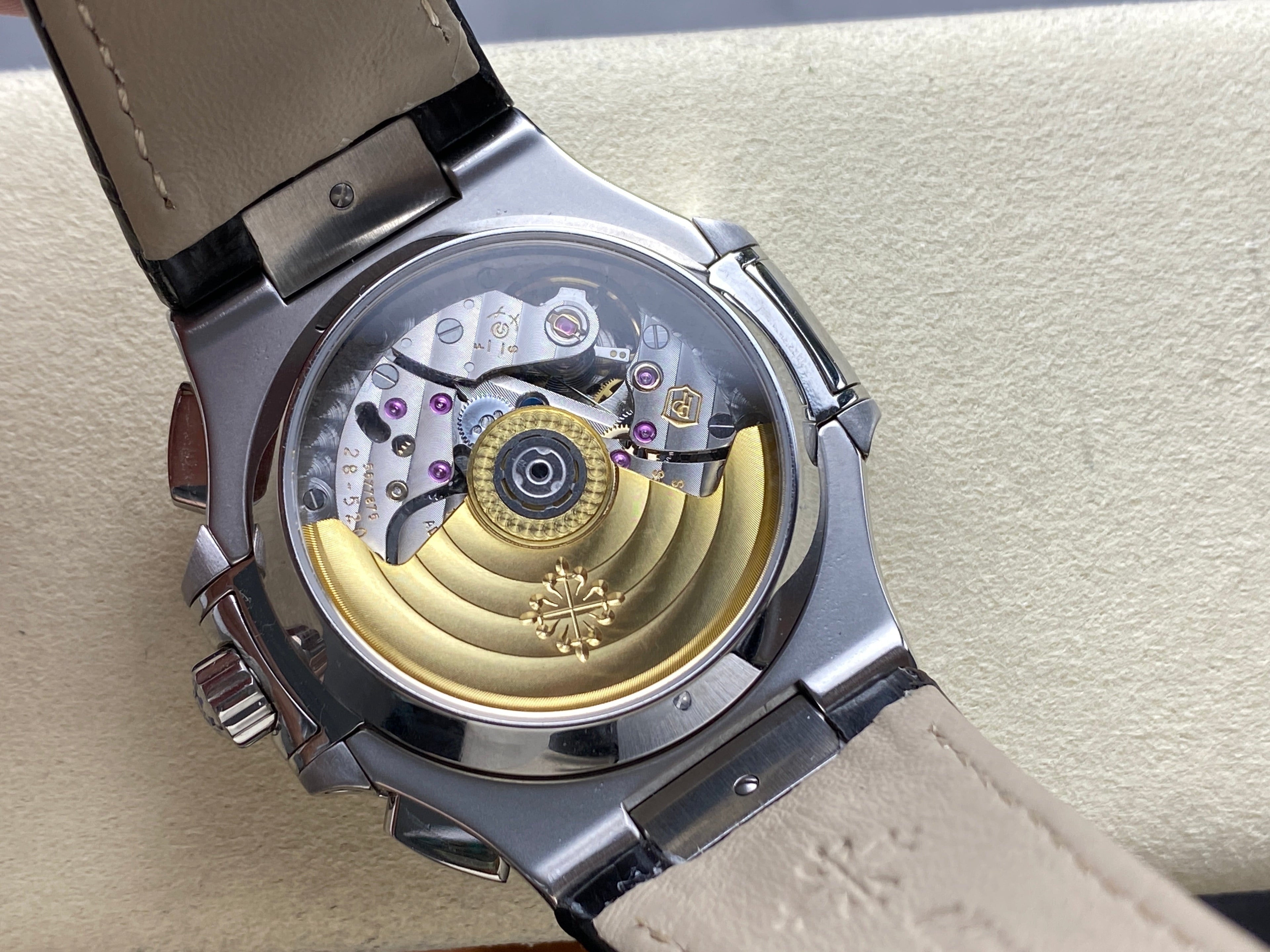 NAUTILUS STEEL CASE WHITE DIAL