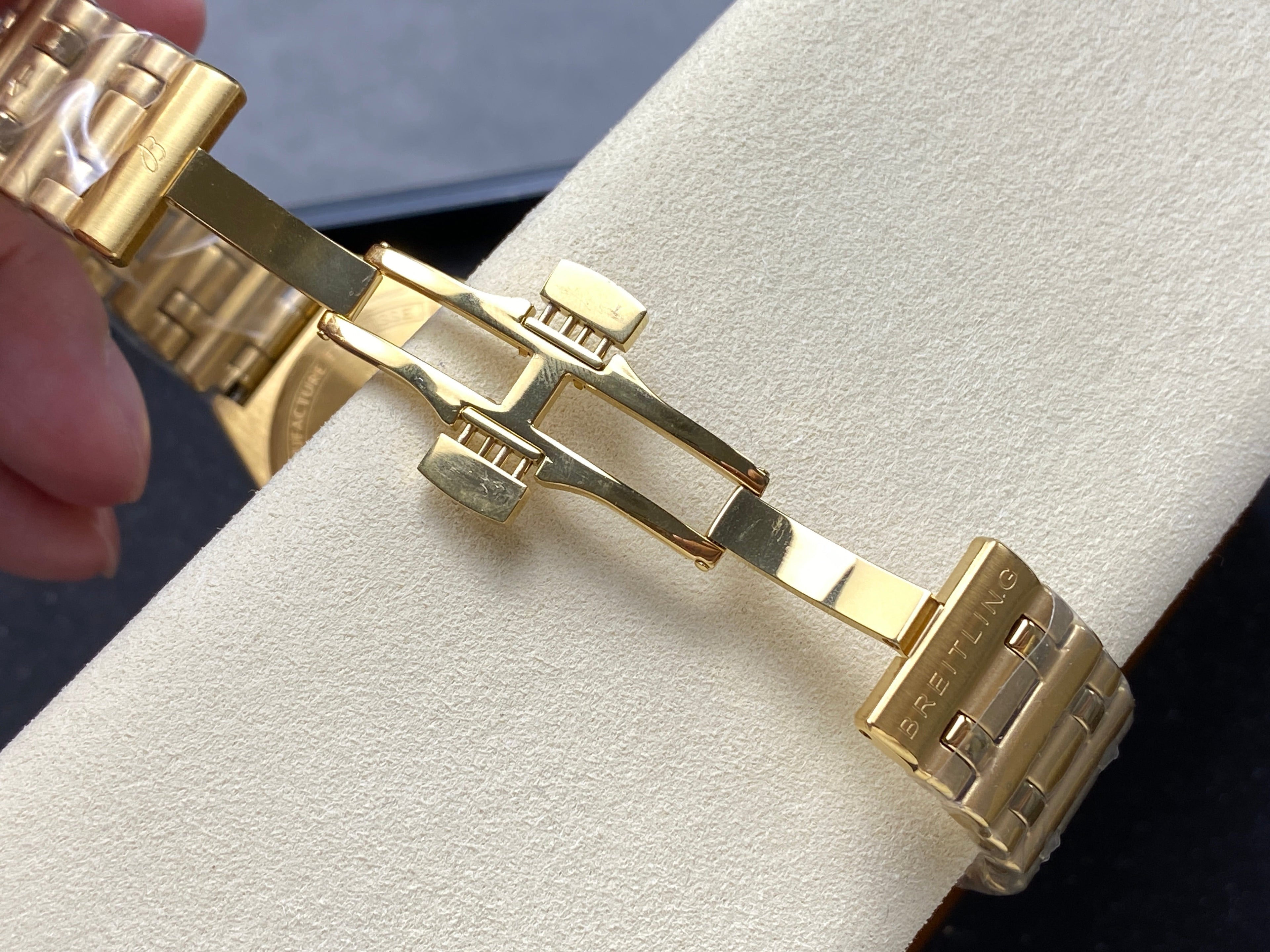 CHRONOMAT AUTOMATIC 36 VICTORIA BECKHAM YELLOW GOLD CASE PEPPERMINT DIAL