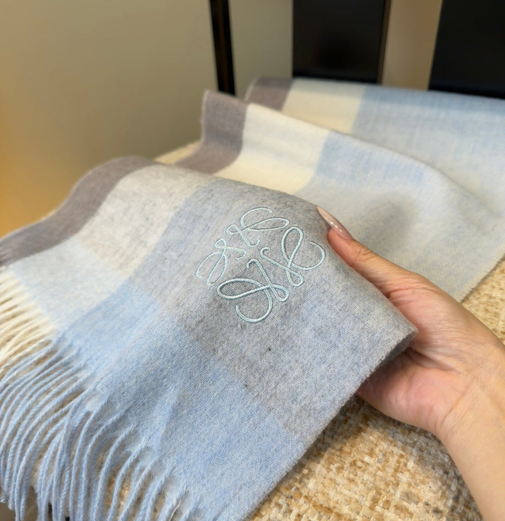 LOEWE 26S SCARF 180 IN CASHMERE WOOL 196361