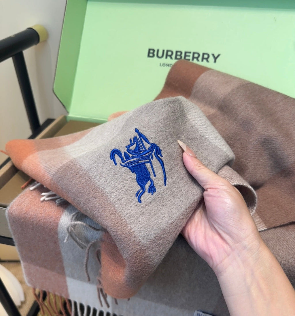 BURBERRY 26S SCARF 180CM IN CASHMERE 207631