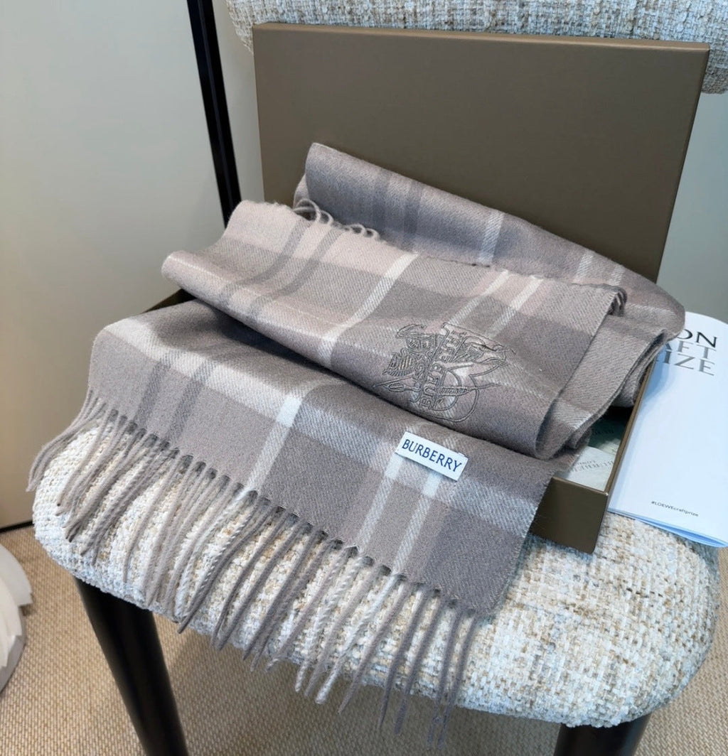 BURBERRY 26S SCARF 180CM IN CASHMERE 207638