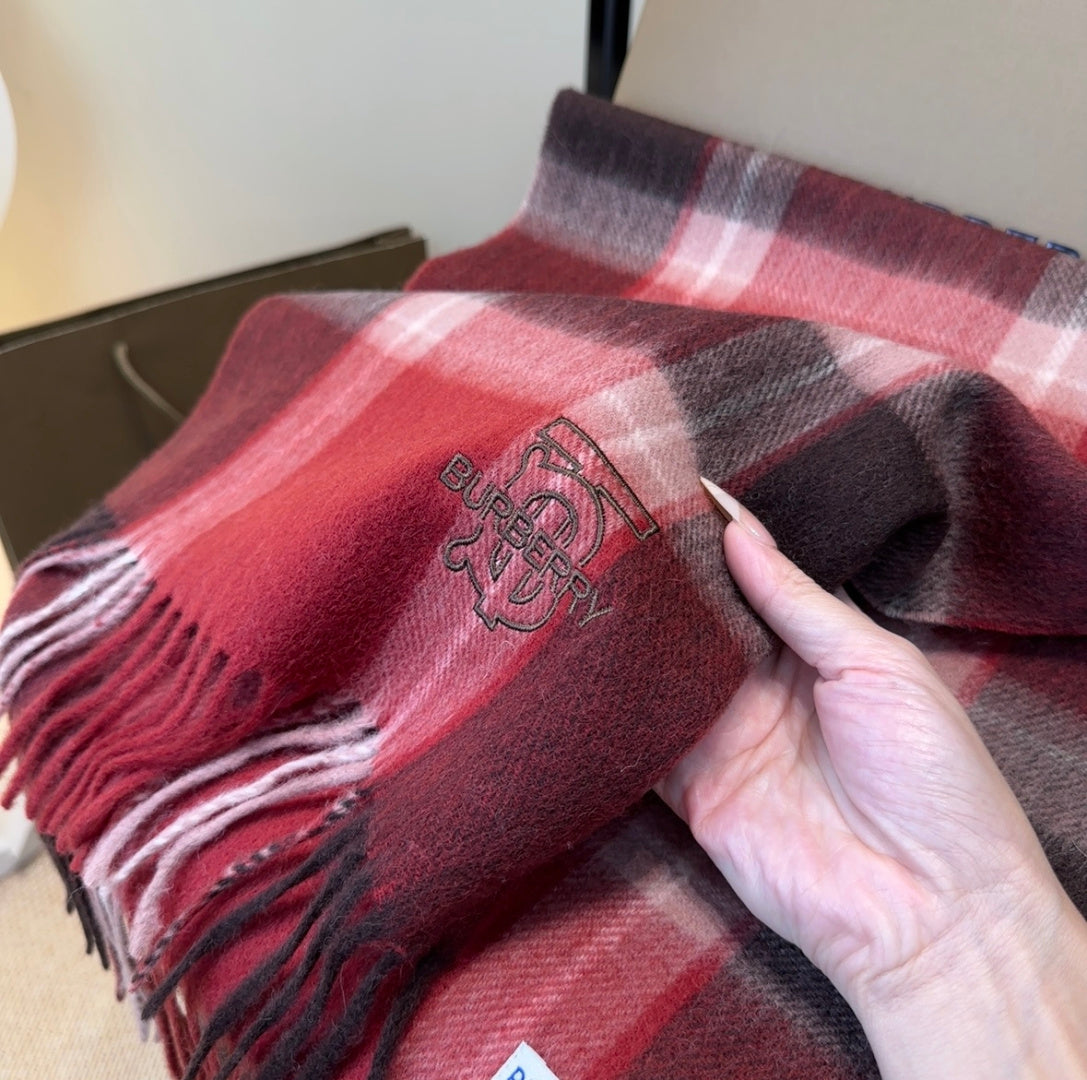 BURBERRY 26S SCARF 180CM IN CASHMERE 207843